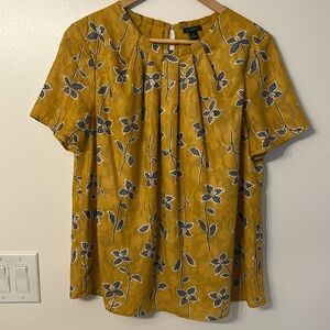 ANN TAYLOR FACTORY Gold Floral Pleated Blouse